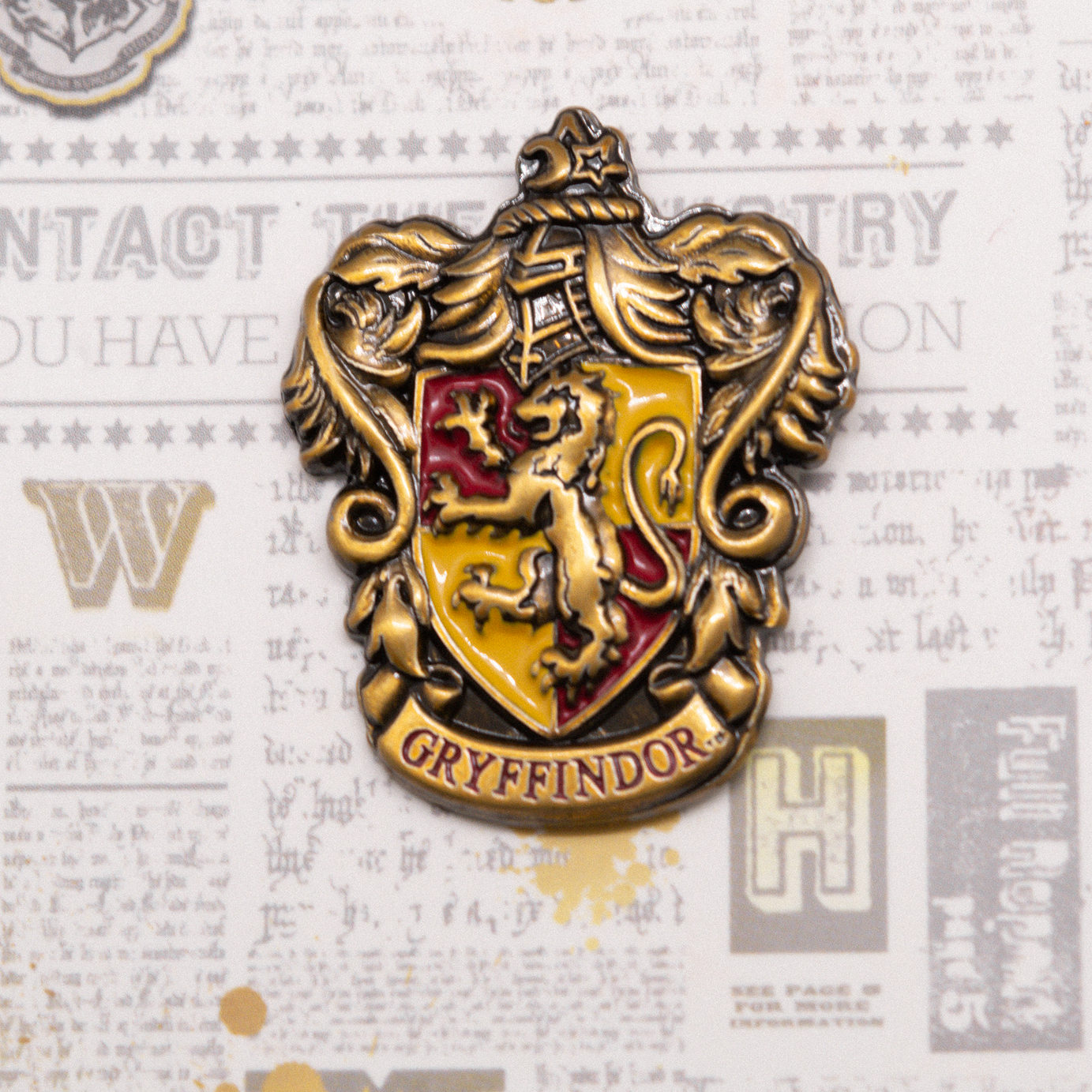 HPGRY2202PB Licensed Harry Gryffindor pin badge