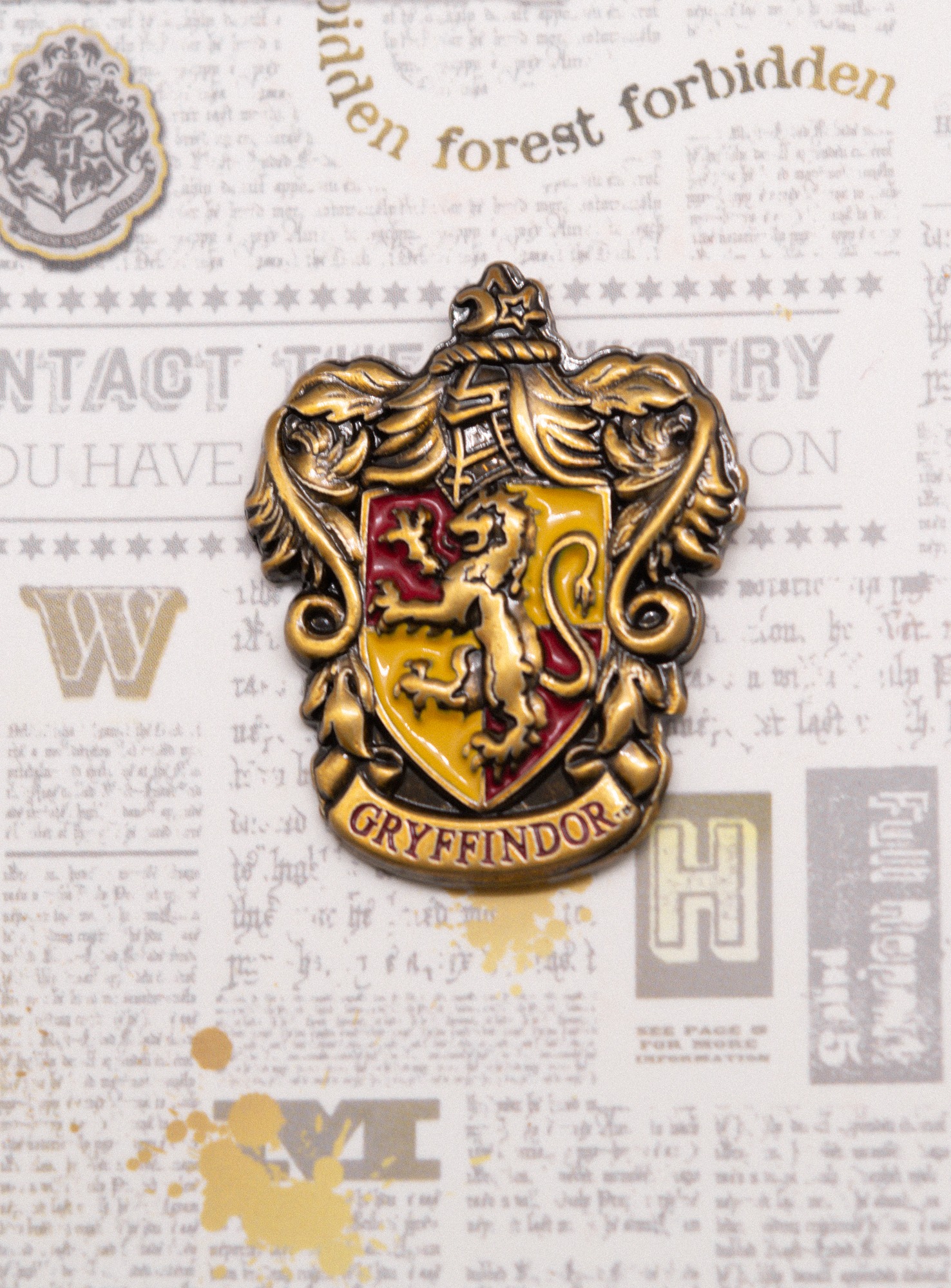 HPGRY2202PB Licensed Harry Gryffindor pin badge