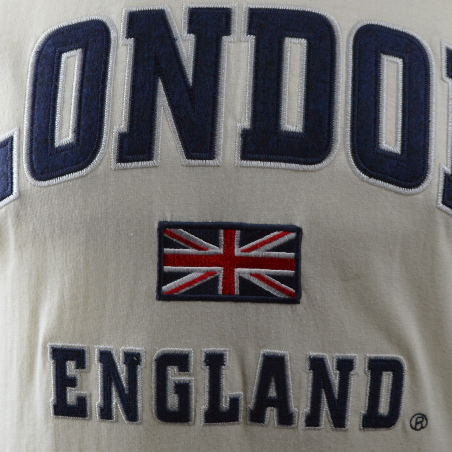 LE105O/W Unisex London England Applique Embroidery T Shirt Off white/Navy